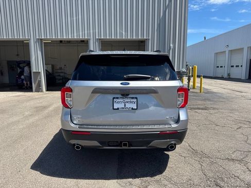 Used 2022 Ford Explorer XLT w/ Equipment Group 202A AWD/4WD image 6