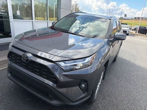 Used 2023 Toyota RAV4 XLE Premium image 6