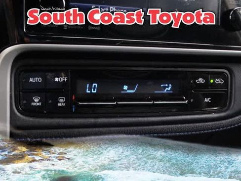 Used 2018 Toyota Corolla XSE image 31