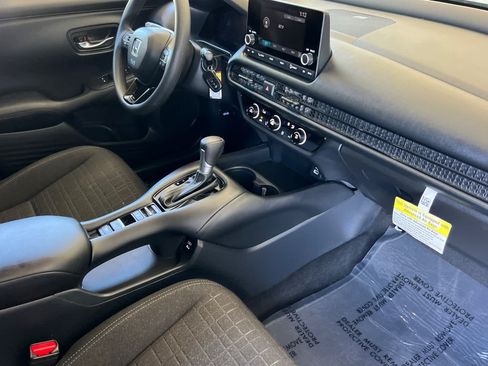 Used 2025 Honda HR-V LX image 16