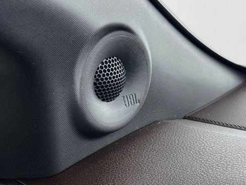 Used 2022 Toyota Sienna Platinum FWD image 19