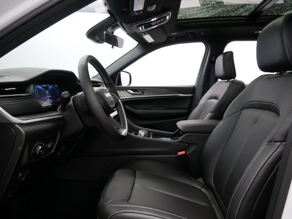 New 2027 Jeep Grand Cherokee Limited AWD/4WD image 12