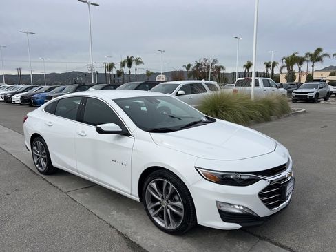 Used 2023 Chevrolet Malibu LT image 2