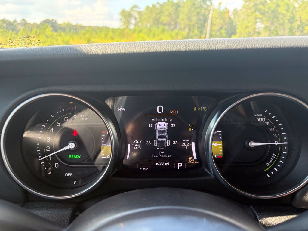 Used 2023 Jeep Wrangler Unlimited Sahara AWD/4WD image 22