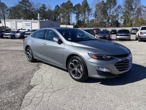 Used 2024 Chevrolet Malibu LT image 1