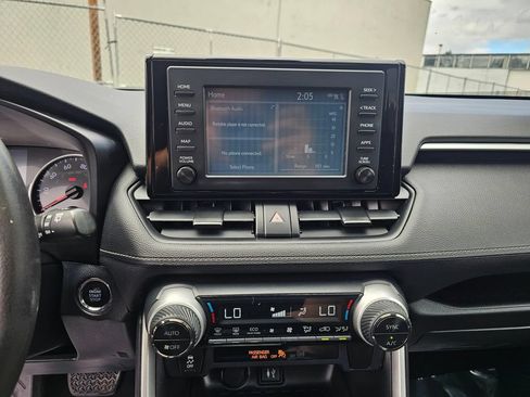 Used 2019 Toyota RAV4 XLE w/ Carpet Mat Package AWD/4WD image 26