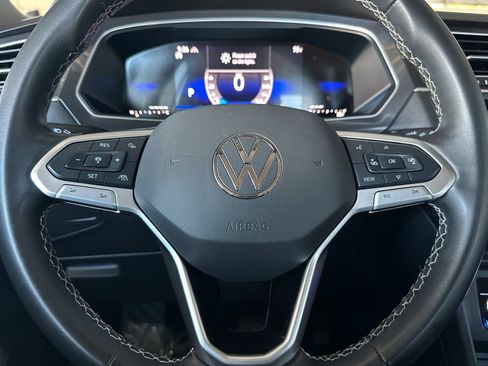 Used 2024 Volkswagen Tiguan SE AWD/4WD image 24