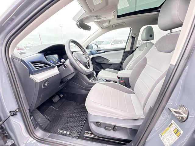 Used 2023 Volkswagen Taos SE w/ Panoramic Sunroof Package FWD image 10