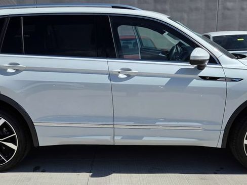 Used 2024 Volkswagen Tiguan SEL R-Line AWD/4WD image 5