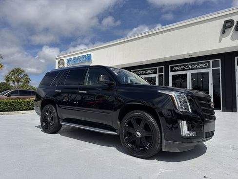 Used 2020 Cadillac Escalade Luxury AWD/4WD image 22