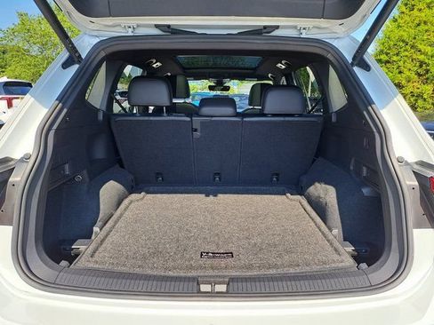 Used 2022 Volkswagen Tiguan SE R-Line AWD/4WD image 28