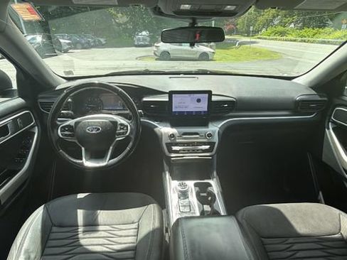 Used 2021 Ford Explorer XLT AWD/4WD image 34