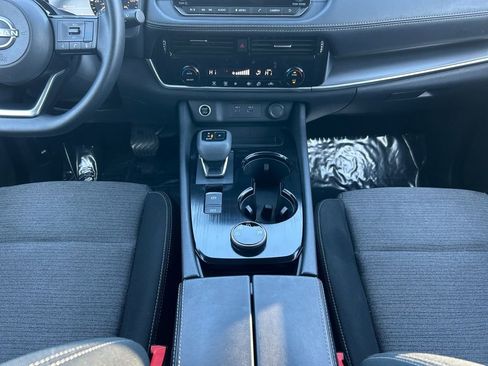 Used 2022 Nissan Rogue SV AWD/4WD image 13