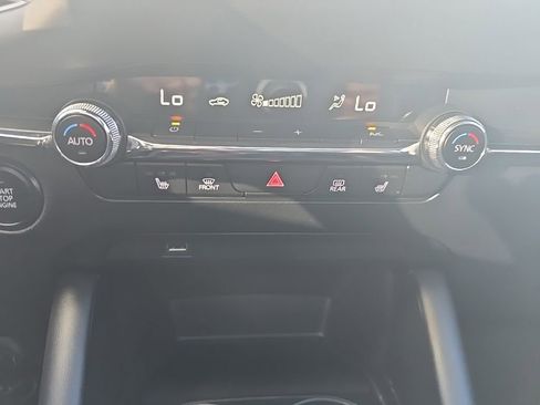 Used 2021 MAZDA MAZDA3 s image 25