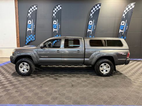 Used 2011 Toyota Tacoma 4x4 Double Cab w/ TRD Sport Pkg w/JBL Audio image 2