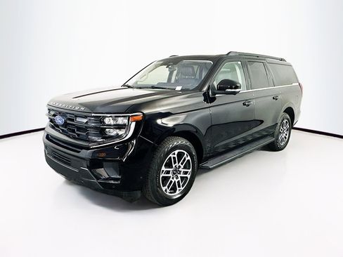 Used 2025 Ford Expedition Max Active AWD/4WD image 3