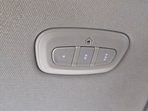Used 2022 RAM 1500 Laramie AWD/4WD image 33