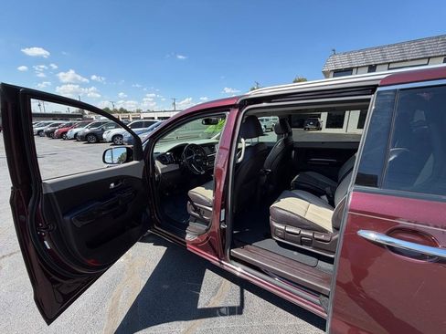 Used 2016 Kia Sedona SX Limited FWD image 24