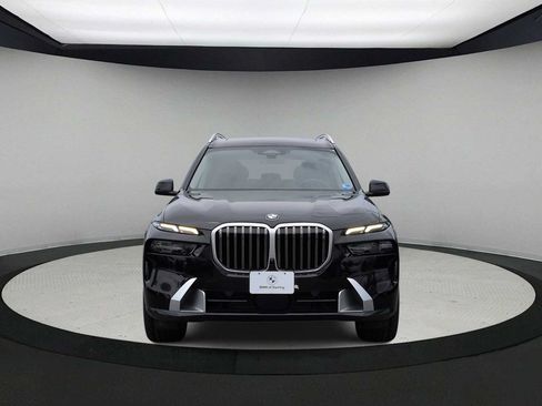 Used 2025 BMW X7 xDrive40i AWD/4WD image 3