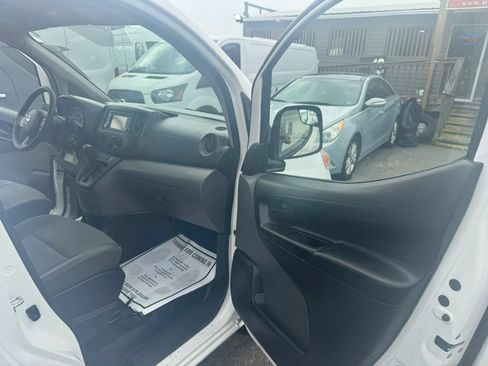 Used 2017 Nissan NV200 SV w/ Technology Package FWD image 22