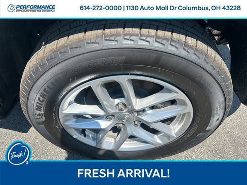 Used 2026 Jeep Grand Cherokee Laredo AWD/4WD image 11