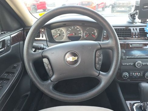 Used 2016 Chevrolet Impala LT image 9