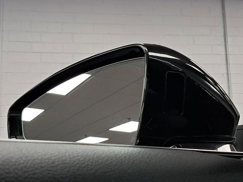 Used 2021 Audi A8 L 4.0T w/ Executive Plus Package image 18