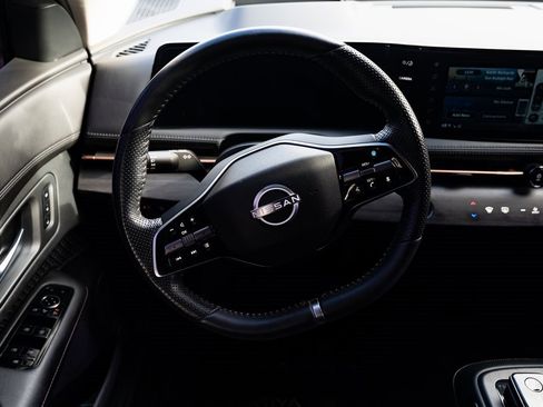 Used 2024 Nissan Ariya AWD image 11