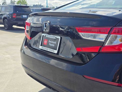 Used 2018 Honda Accord LX image 13