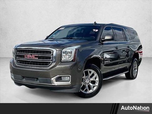 Used 2019 GMC Yukon XL SLT image 1