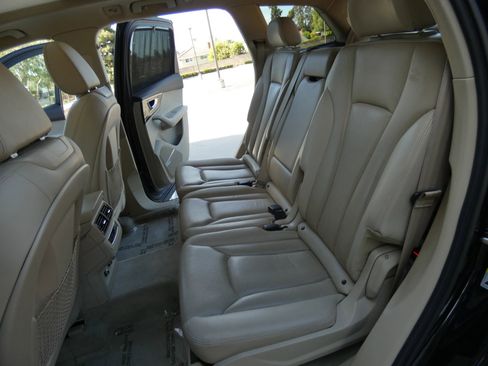 Used 2018 Audi Q7 3.0T Premium Plus w/ Premium Plus Package image 51