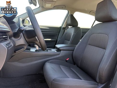 Certified 2025 Nissan Altima 2.5 SV FWD image 9
