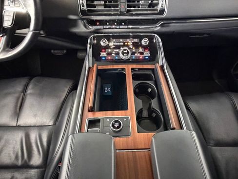 Used 2024 Lincoln Navigator Reserve image 17
