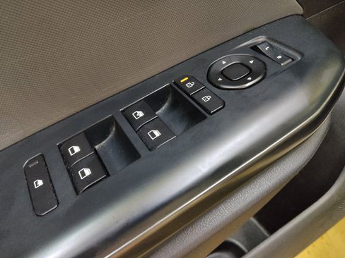Used 2025 Kia K4 FWD image 27
