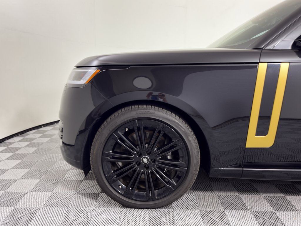 Used 2024 Land Rover Range Rover SE AWD/4WD image 13