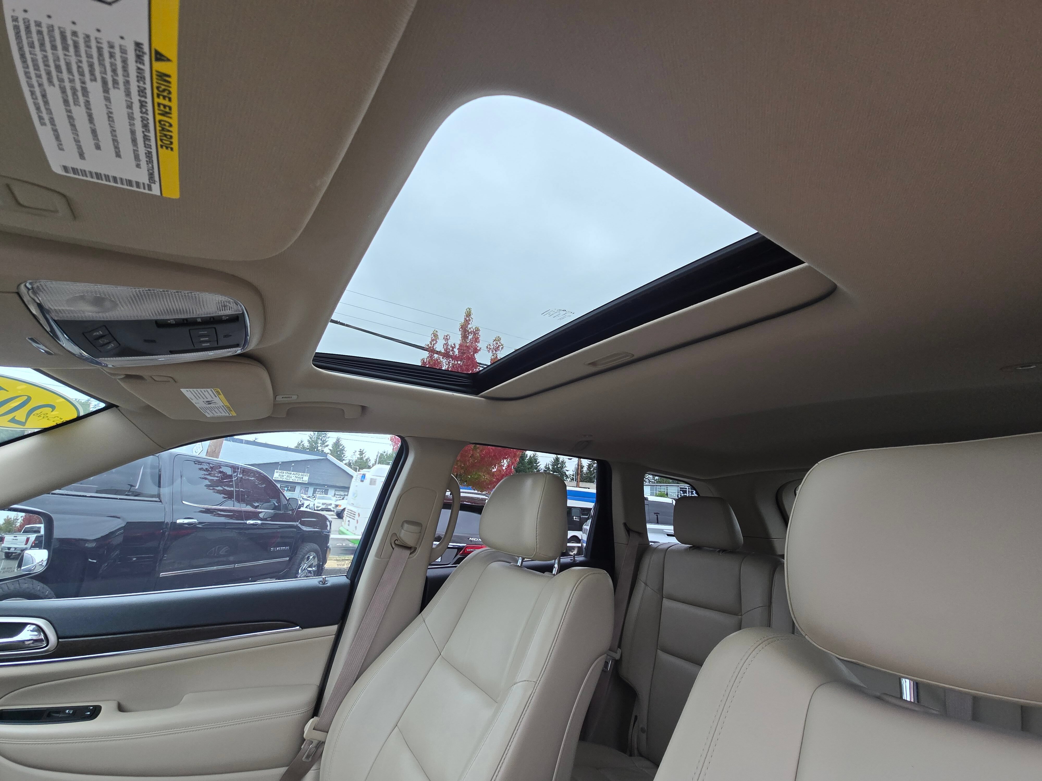 Used 2017 Jeep Grand Cherokee Limited AWD/4WD image 23