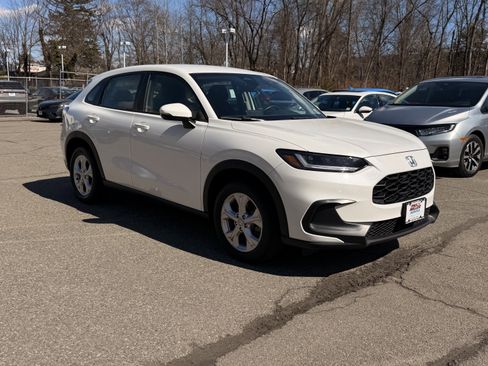 Certified 2024 Honda HR-V LX image 3