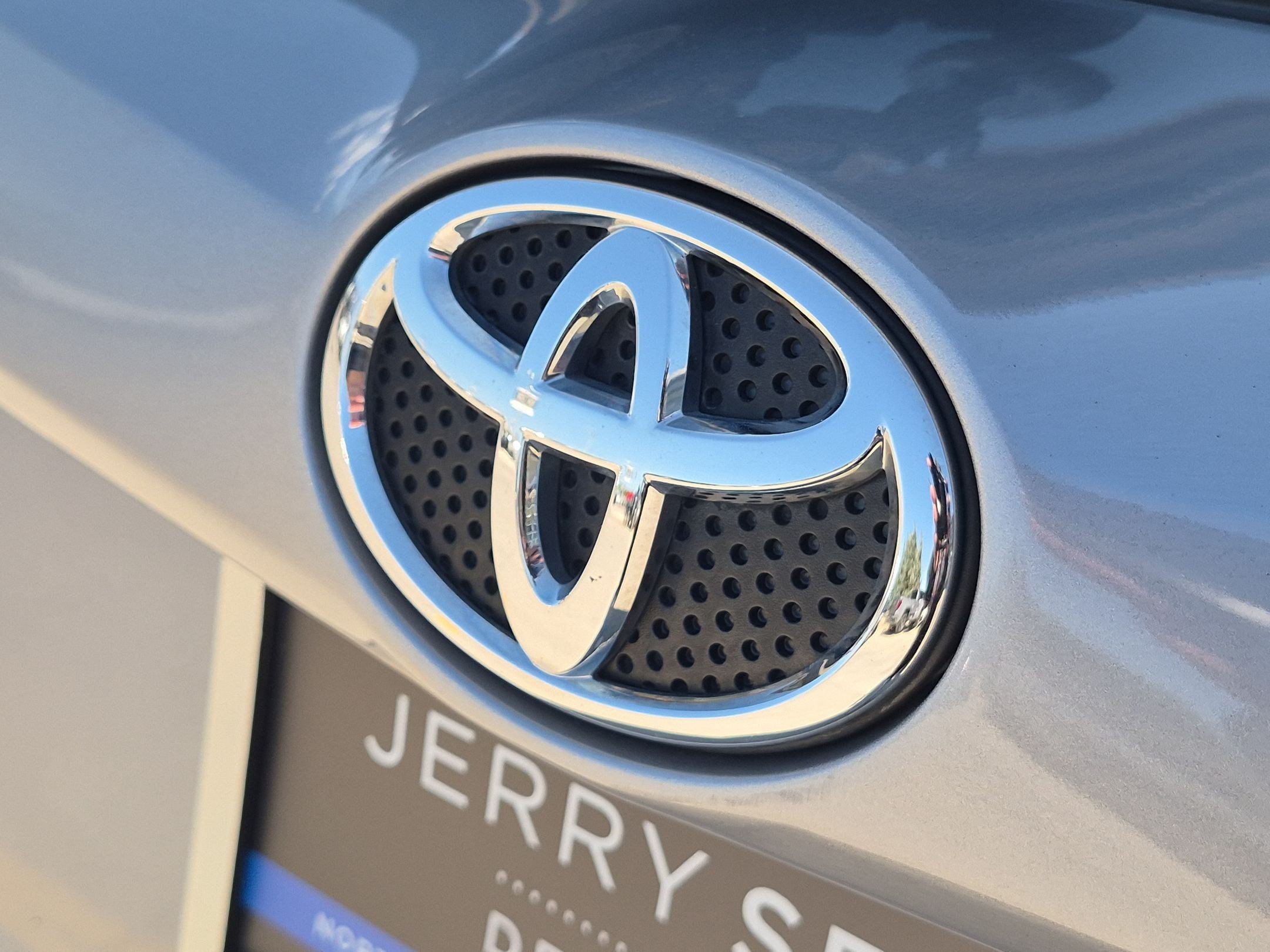 Used 2018 Toyota RAV4 XLE AWD/4WD image 13
