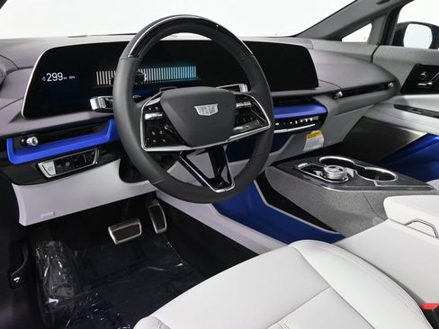 New 2025 Cadillac Optiq Luxury 1 w/ LPO, Floor Liner Package AWD/4WD image 11