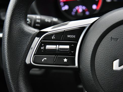 Used 2024 Kia Forte LXS image 25