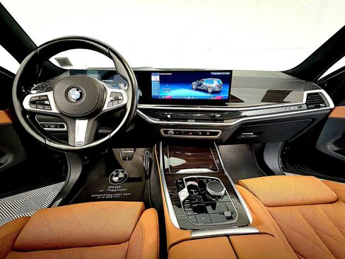 Certified 2024 BMW X7 xDrive40i w/ M Sport Package image 12