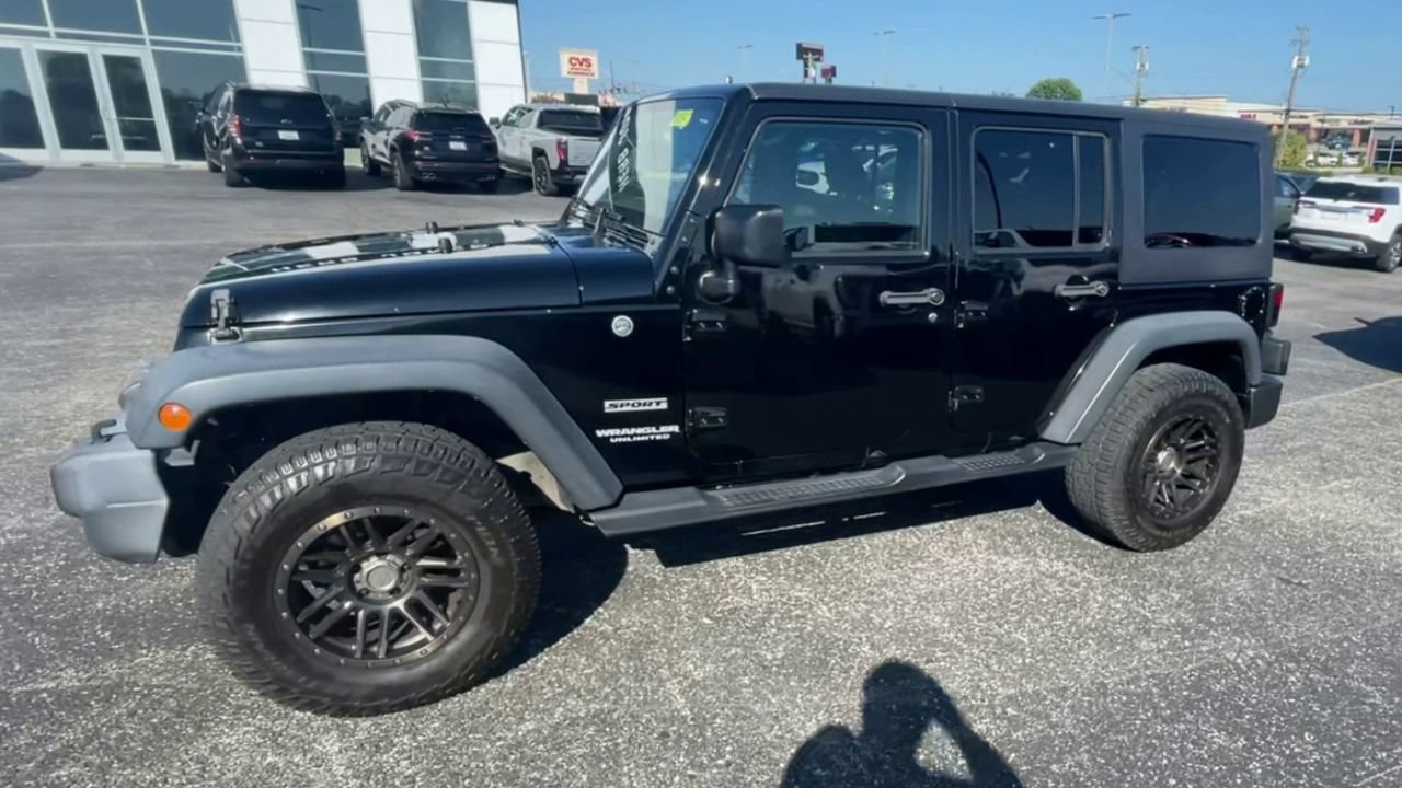 Used 2017 Jeep Wrangler Unlimited Sport w/ Quick Order Package 23S AWD/4WD image 6
