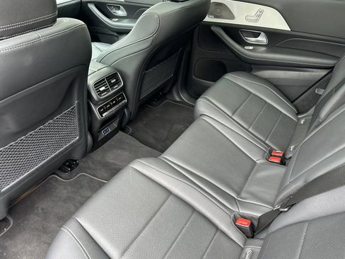 Used 2024 Mercedes-Benz GLS 450 4MATIC image 12