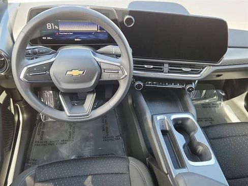Used 2025 Chevrolet Equinox EV LT FWD image 11