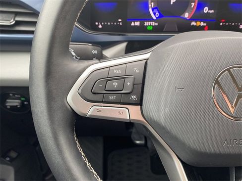 Used 2023 Volkswagen Taos SE image 23