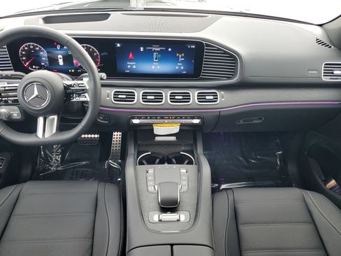 New 2026 Mercedes-Benz GLS 580 4MATIC image 18