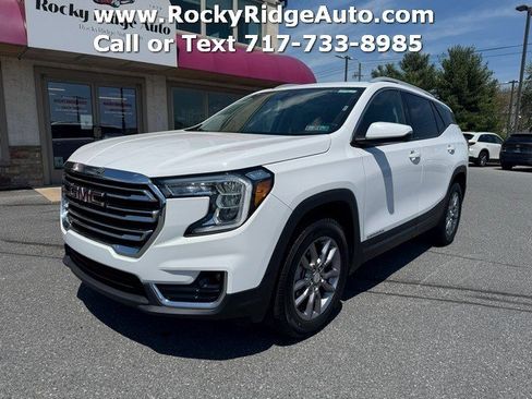 Used 2024 GMC Terrain SLT AWD/4WD image 3