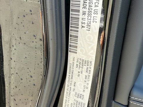 New 2025 Jeep Grand Cherokee Laredo image 29