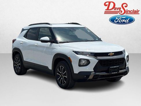 Used 2021 Chevrolet TrailBlazer ACTIV w/ Sun and Liftgate Package AWD/4WD image 4