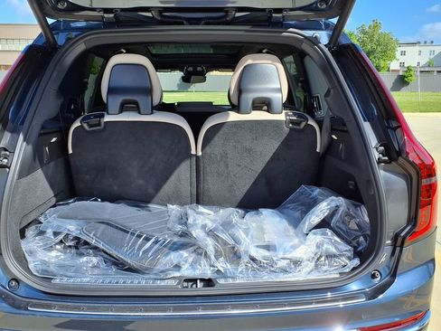 New 2026 Volvo XC90 T8 Plus w/ Protection Package Premier AWD/4WD image 9